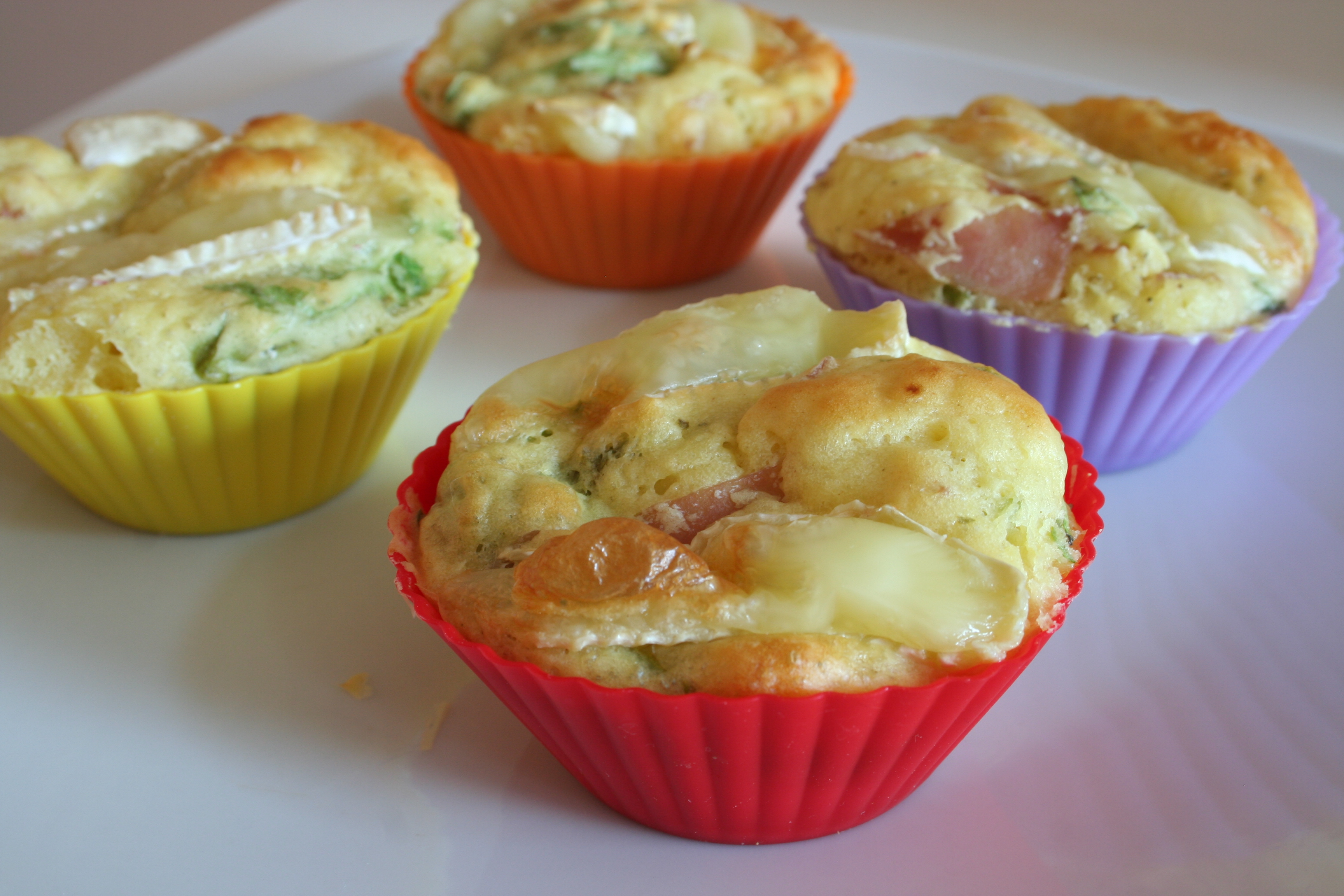 Slané muffiny s rukolou a šunkou